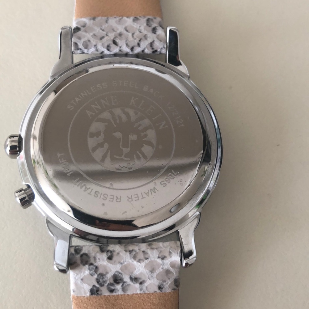 Watch - image 5